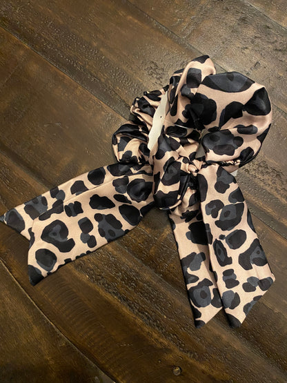 Ribbon scrunchie